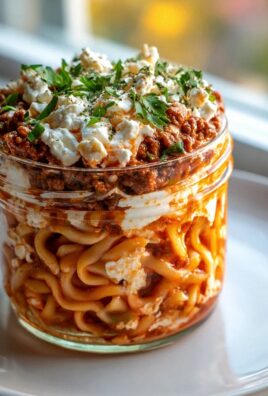 Griechischer Nudelauflauf mit Feta und Hackfleisch im Glas
